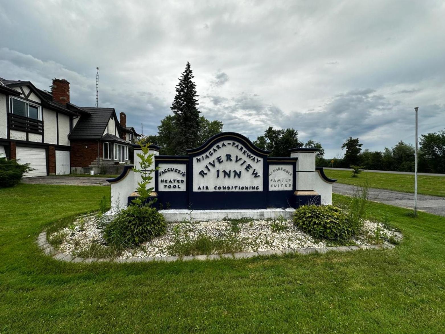 Parkway Riverview Aparthotel Niagara Falls